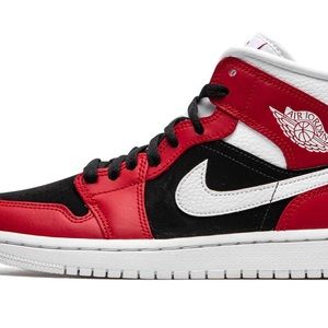 WMNS AIR JORDAN 1 MID
"Gym Red / Black" sz 11.5
